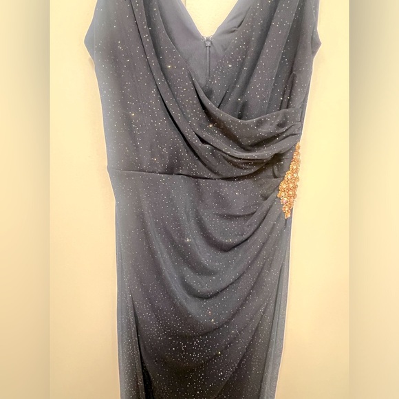 Besty & Adam Dress size 4 Full Length Ink/Navy Blue w/subtle gold accent. - Picture 3 of 11
